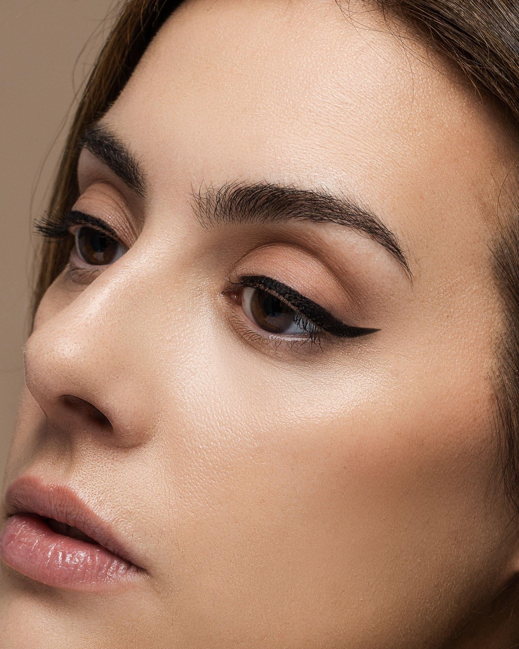 black liquid eyeliner - Zorah biocosmétiques